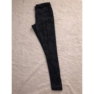 Gray/black Camo print leggings